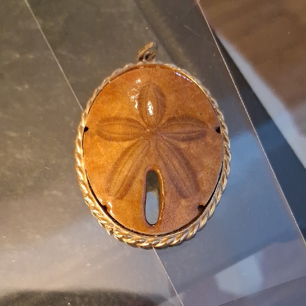 SAND DOLLAR PENDANT